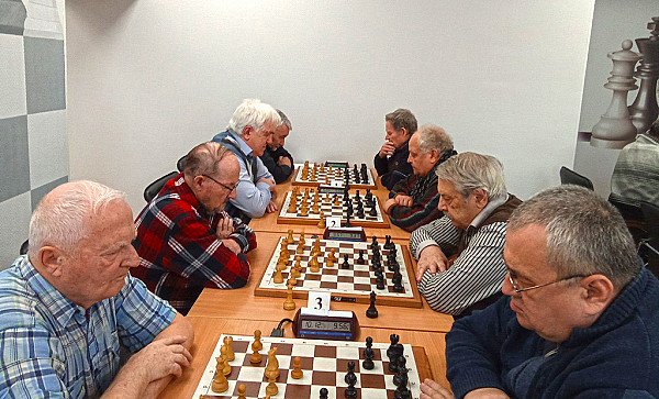 Ветераны сыграли в классику, быстрые и блиц