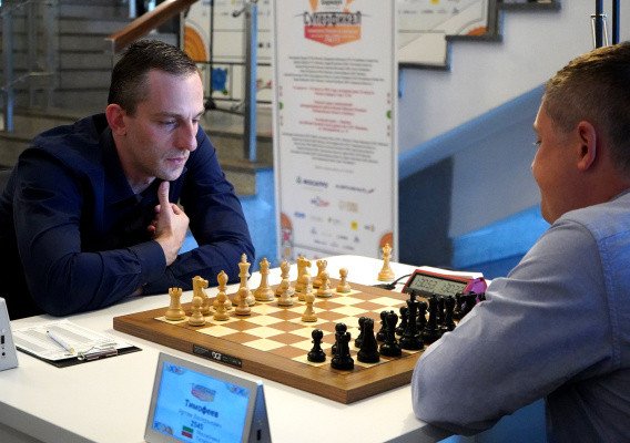 Александр Грищук начал с победы Суперфинал в Барнауле