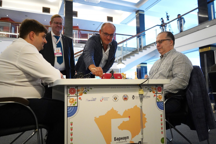 Арсений Нестеров догнал лидера на Суперфинале