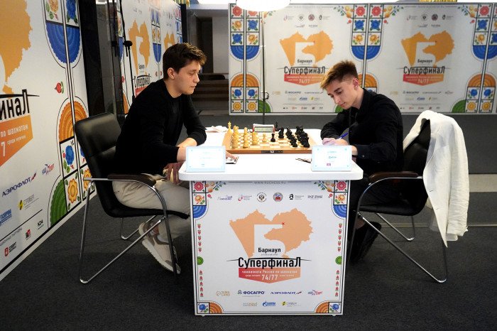 Арсений Нестеров догнал лидера на Суперфинале