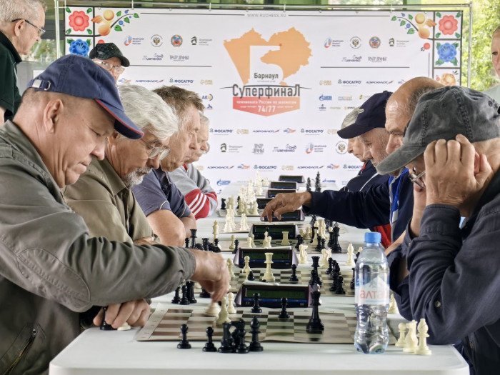 Арсений Нестеров догнал лидера на Суперфинале