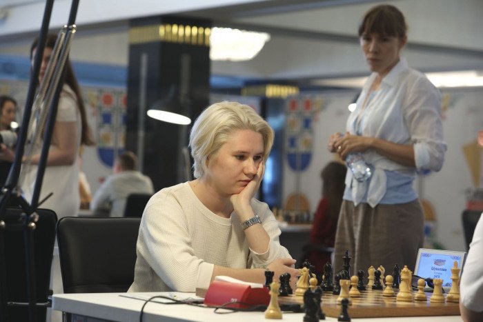 Лея Гарифуллина единолично возглавила гонку на женском Суперфинале