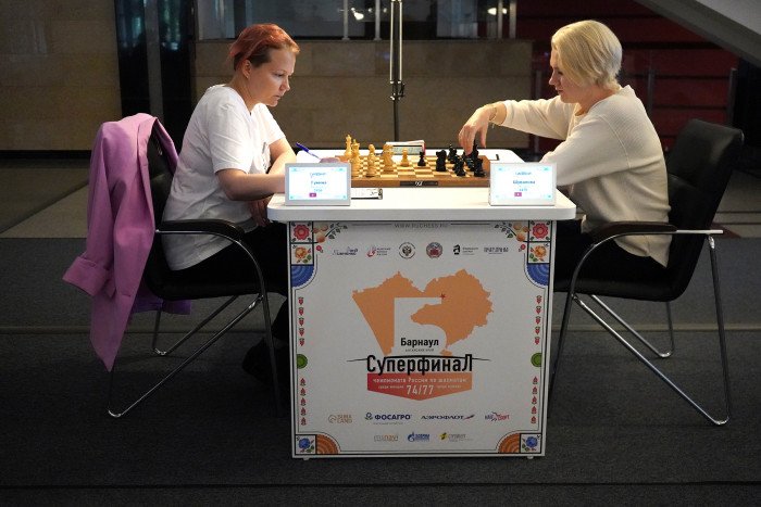 Лея Гарифуллина единолично возглавила гонку на женском Суперфинале