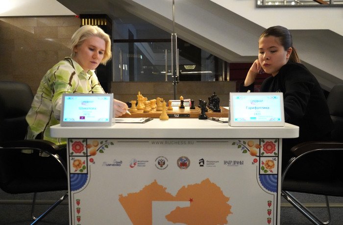 Лагно и Горячкина догнали лидера в женском Суперфинале