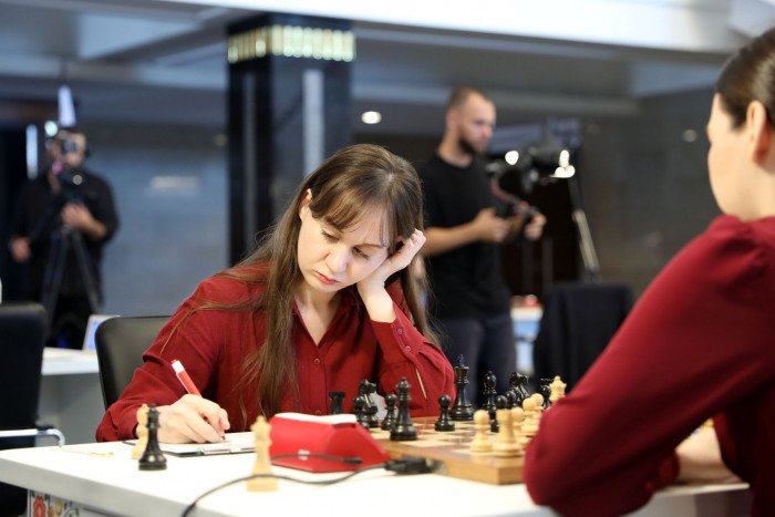 Екатерина Лагно возглавила гонку на женском Суперфинале