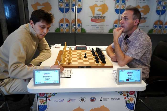 Екатерина Лагно возглавила гонку на женском Суперфинале