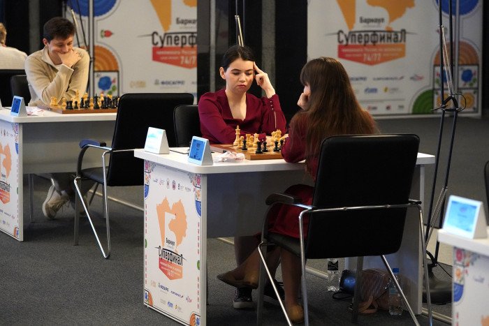 Екатерина Лагно возглавила гонку на женском Суперфинале