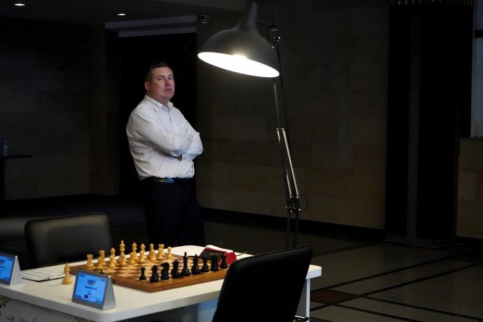 Есипенко и Артемьев лидируют на Суперфинале за тур до финиша