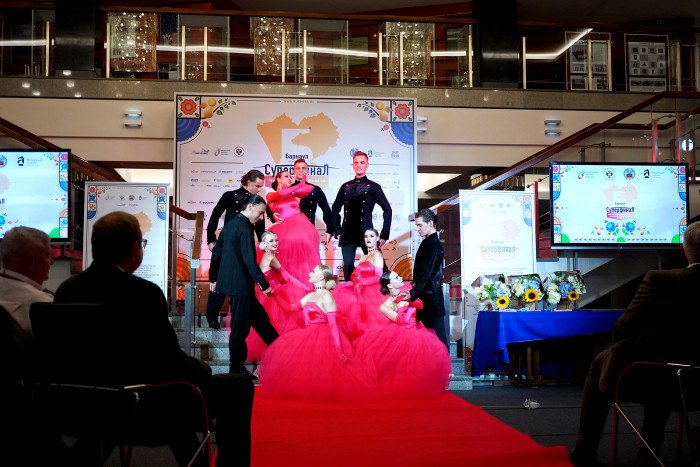 Владислав Артемьев и Екатерина Лагно - победители Суперфиналов в Барнауле