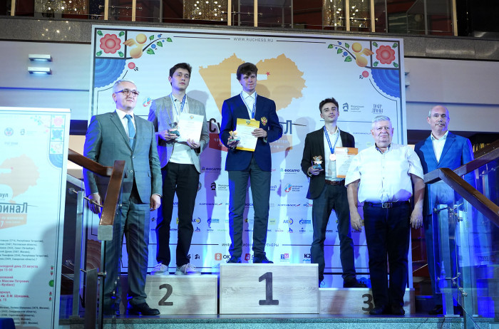 Владислав Артемьев и Екатерина Лагно - победители Суперфиналов в Барнауле