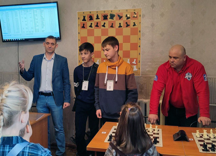 Новогодние турниры прошли в филиалах Краевого шахматного клуба