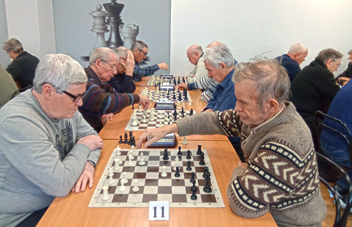 Ветераны разыграли «Рождественский кубок» по блицу