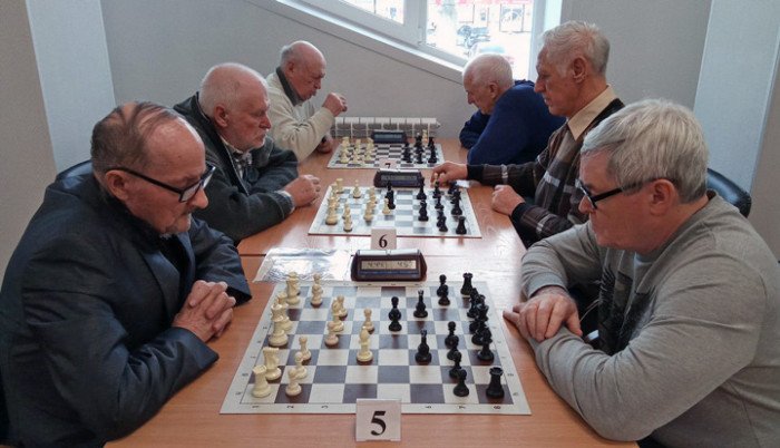 Ветераны разыграли «Рождественский кубок» по блицу