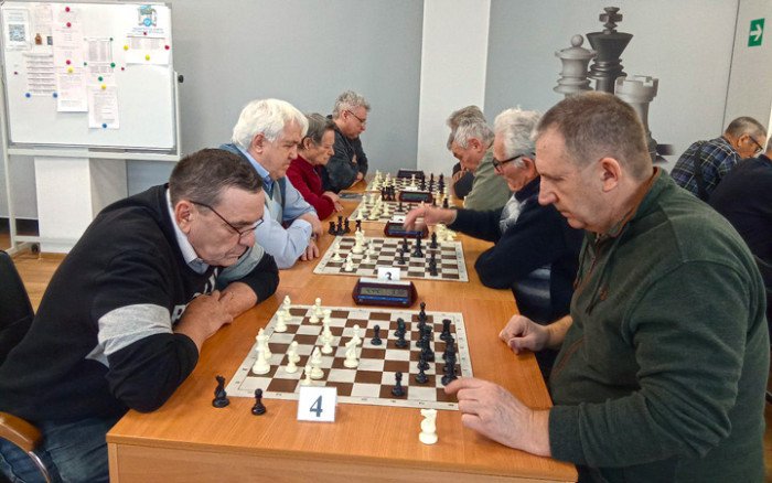 Ветераны разыграли «Рождественский кубок» по блицу