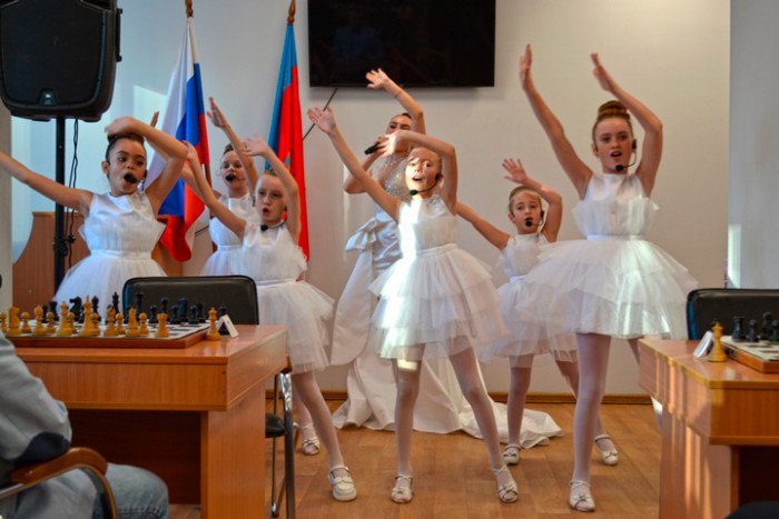 Шахматный турнир среди центров помощи детям собрал 14 команд