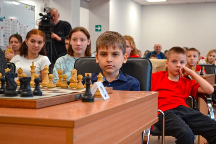 Шахматный турнир среди центров помощи детям собрал 14 команд