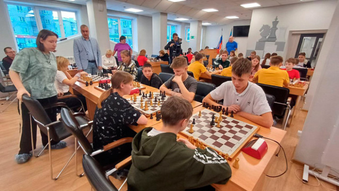 Шахматный турнир среди центров помощи детям собрал 14 команд