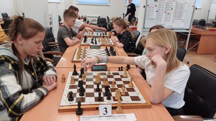 Шахматный турнир среди центров помощи детям собрал 14 команд