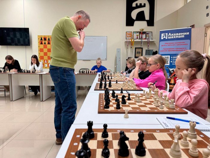 В Барнауле и Заринске прошли сеансы с гроссмейстерами