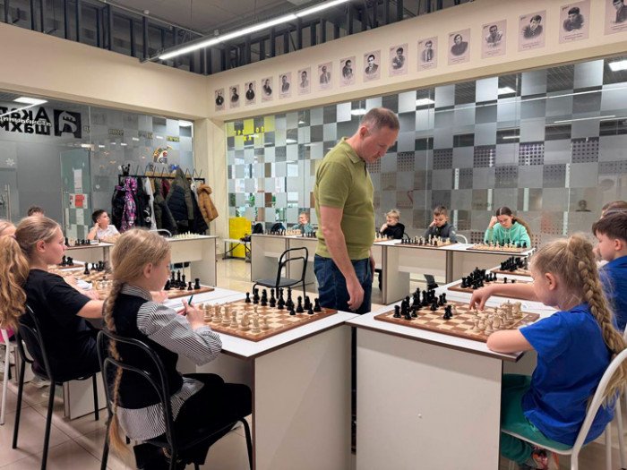 В Барнауле и Заринске прошли сеансы с гроссмейстерами