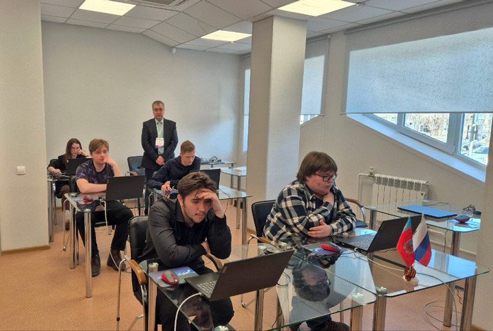 Студенты Алтайского края и Калмыкии провели шахматную встречу онлайн