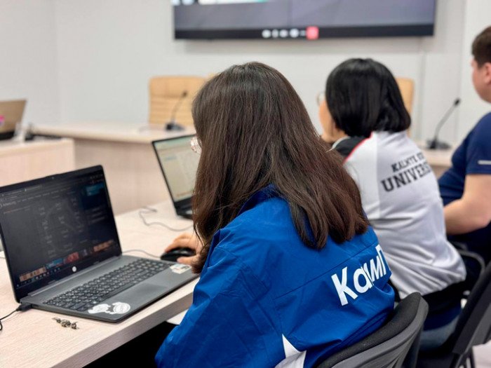 Студенты Алтайского края и Калмыкии провели шахматную встречу онлайн