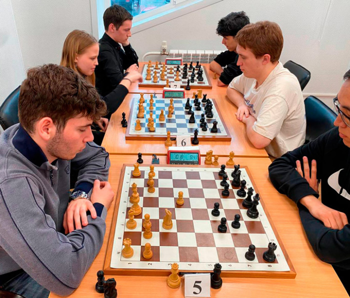 Шахматная сессия: студенты и учащиеся колледжей сыграли в классику и рапид
