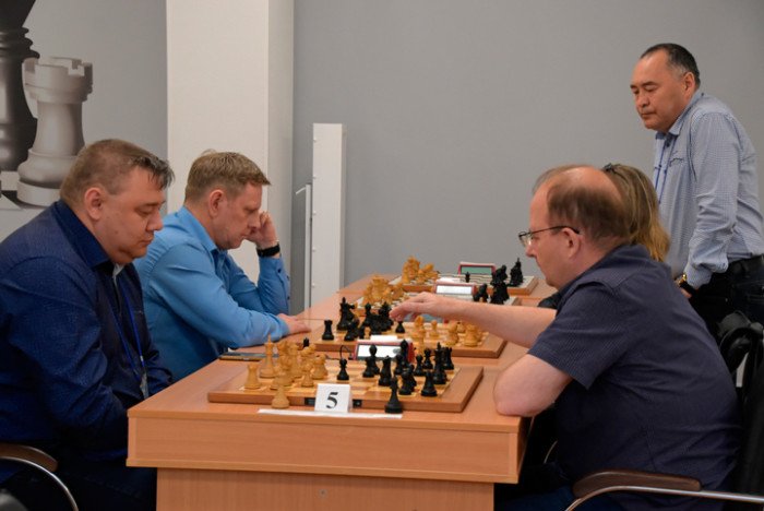 Налоговики Сибири провели шахматный турнир в Барнауле