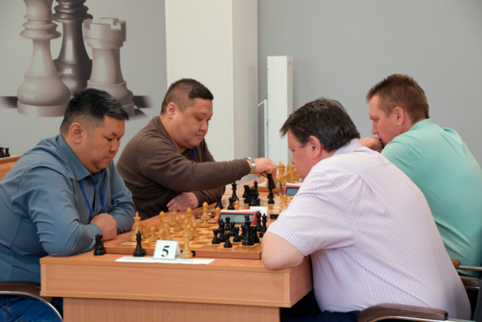 Налоговики Сибири провели шахматный турнир в Барнауле
