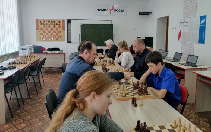 В Советском состоялся матч между сборными учащихся и преподавателей