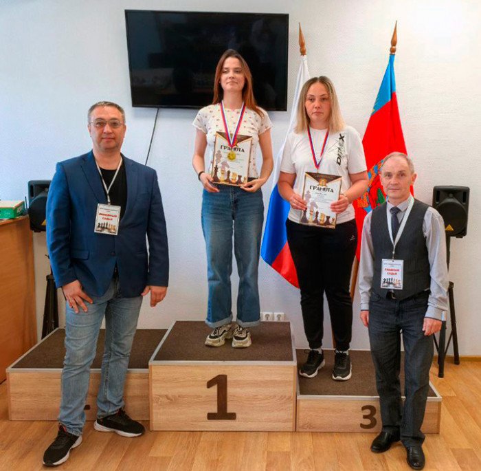 Разновозрастные спортсмены из сёл и малых городов сразились в блиц и рапид