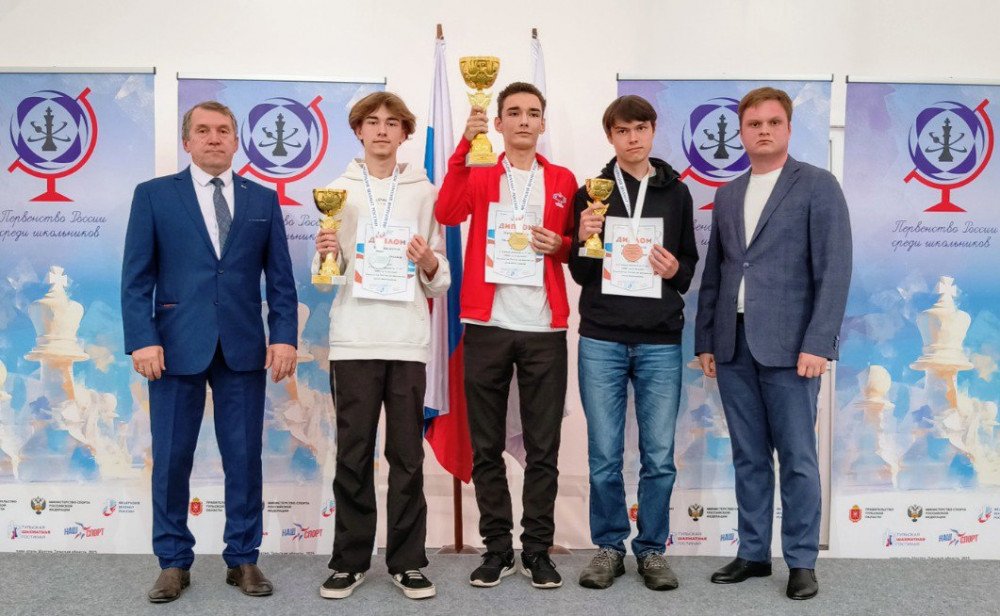 Барнаульский шахматист снова выиграл первенство России среди школьников