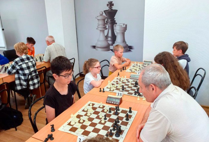 Серединка подтянулась! Борьба за выход в финал кубка края обостряется