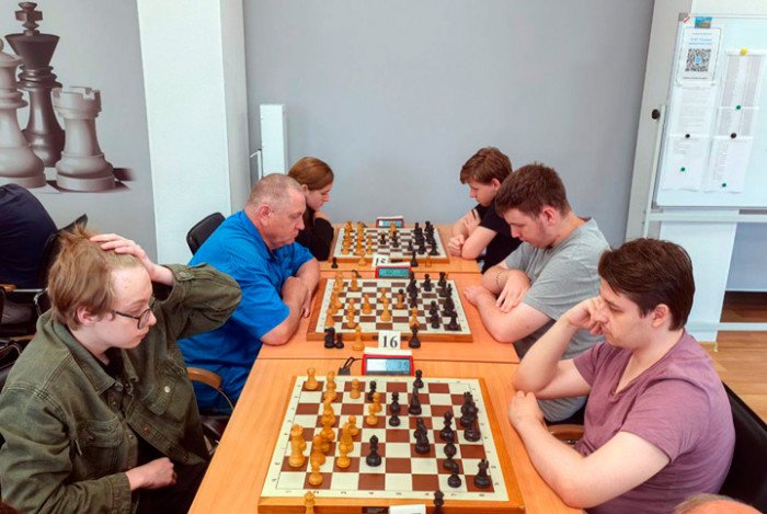 Серединка подтянулась! Борьба за выход в финал кубка края обостряется