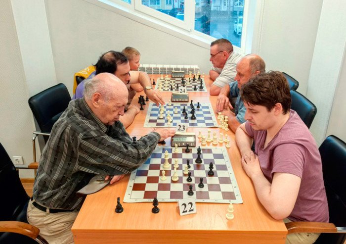 Серединка подтянулась! Борьба за выход в финал кубка края обостряется