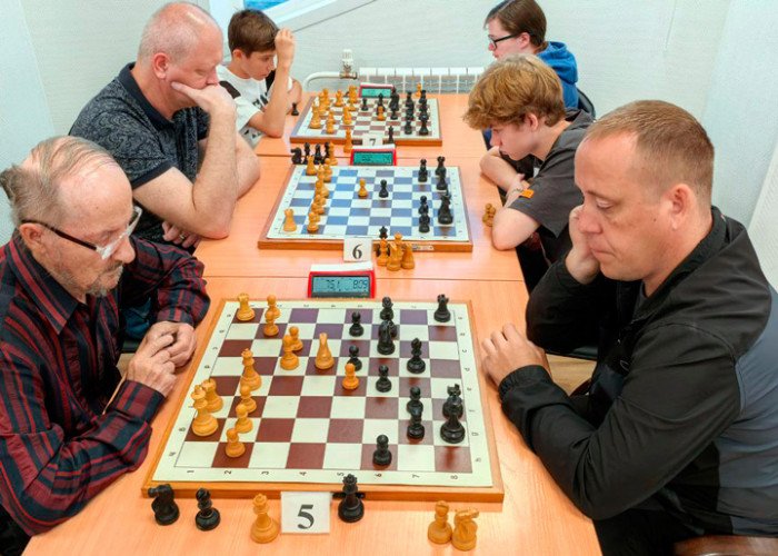 Серединка подтянулась! Борьба за выход в финал кубка края обостряется