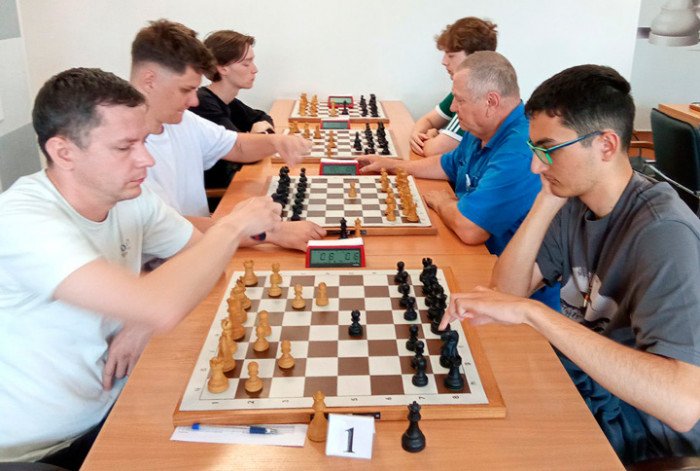 Павловск выиграл краевой «командник» по быстрым шахматам