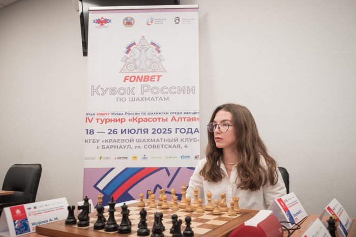 Пахомов и Кезин лидируют в «Мемориале Лепихина», Журова – в «Красотах Алтая»