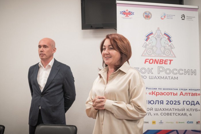 Пахомов и Кезин лидируют в «Мемориале Лепихина», Журова – в «Красотах Алтая»