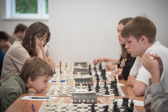 Пахомов и Кезин лидируют в «Мемориале Лепихина», Журова – в «Красотах Алтая»