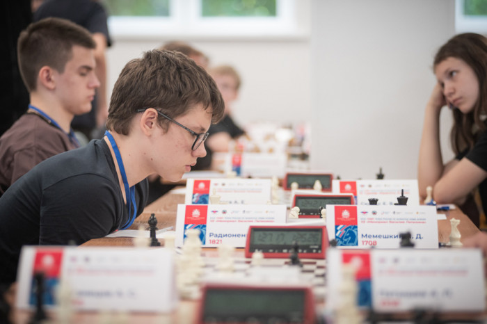 Пахомов и Кезин лидируют в «Мемориале Лепихина», Журова – в «Красотах Алтая»