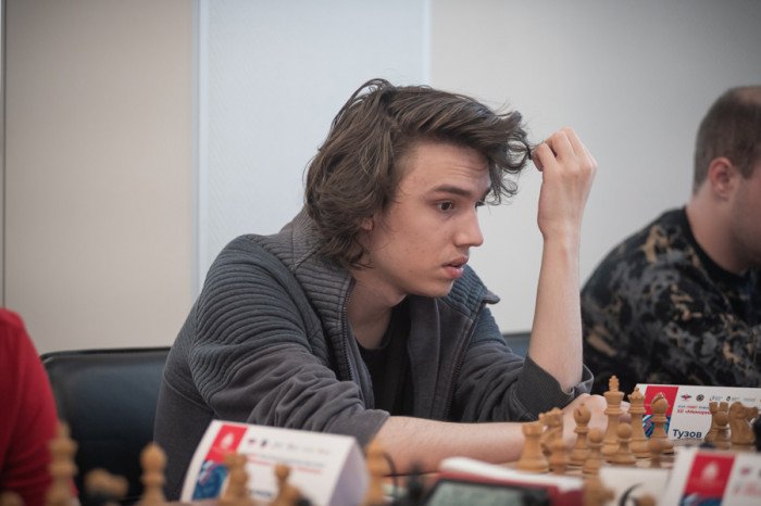 Пахомов и Кезин лидируют в «Мемориале Лепихина», Журова – в «Красотах Алтая»