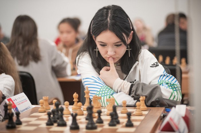 Пахомов и Кезин лидируют в «Мемориале Лепихина», Журова – в «Красотах Алтая»