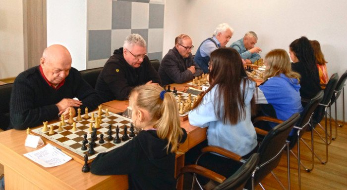 Состоялся матч между сборными женщин и ветеранов