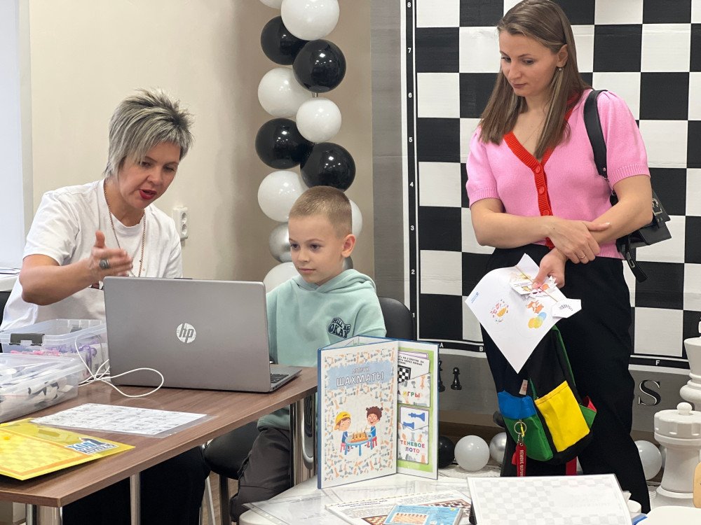 Шахматные методики презентовали на просветительской ярмарке для родителей