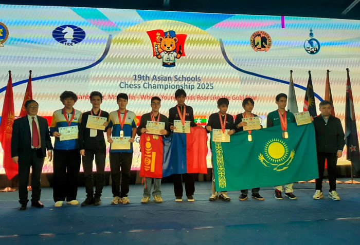 Артём Мещеряков – мультимедалист первенства Азии среди школьников