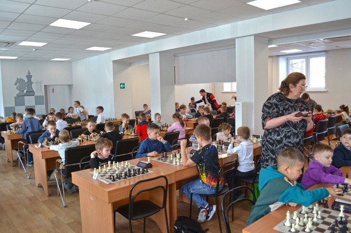 Школьные команды Барнаула разыграют три путёвки в краевой финал «Дебюта»