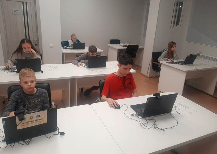 Алтайские школьники сыграли со сверстниками из Минска и Еревана