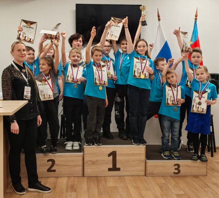 Троекратное «ура!» 42-й гимназии Барнаула