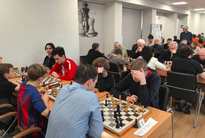 Гроссмейстер Алексей Сорокин сыграл в командном чемпионате края по рапиду